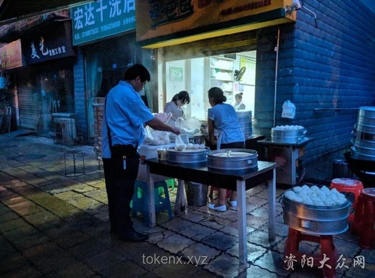 桔子酒店惊魂夜：蒸熟的蟑螂竟成“意外加餐”😱